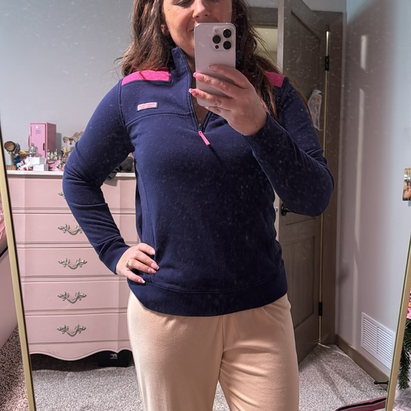 Vineyard Vines Sweater - Picture 1 of 9